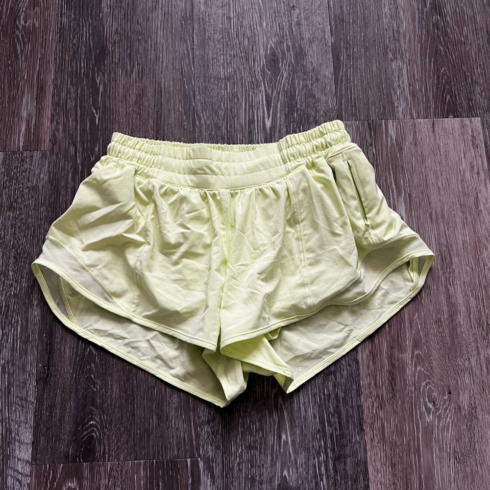 Lululemon hottie hot low rise size 6